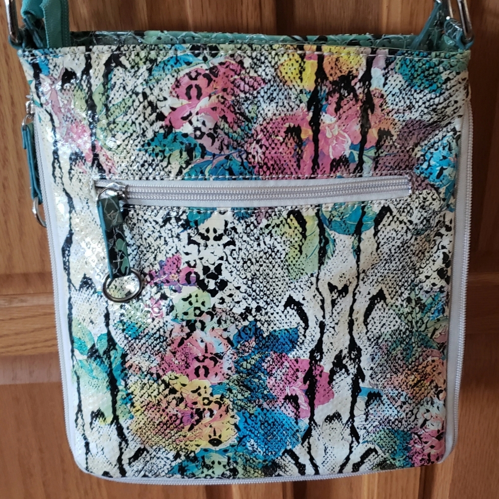 GG...ing Blue & Pink Animal Print Crossbody Bag Expandable! Excellent Condition.